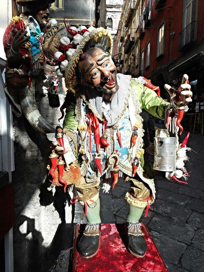 Nel Cuore Di Napoli Apartment Luaran gambar